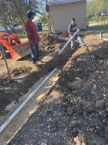 connecting and leveling pipe